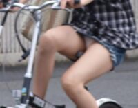 【チャリパンチラ画像】朝からパンチラ全開で自転車を漕ぐ女の子達wwwwサドルになりたいwww 【チャリパンチラ画像】朝からパンチラ全開で自転車を漕ぐ女の子達wwwwサドルになりたいwww